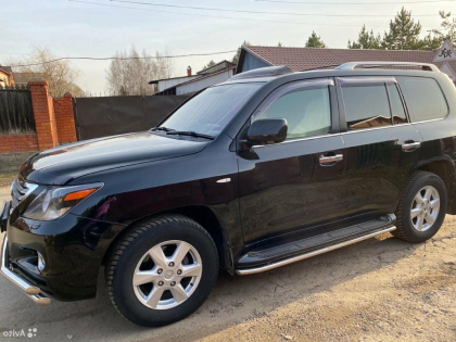 Lexus LX570